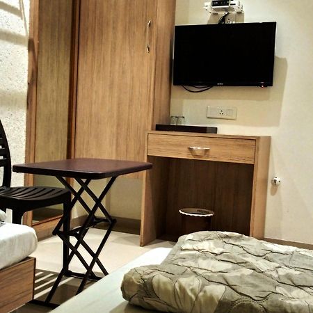 Hotel Ramniwas Jalgaon Buitenkant foto