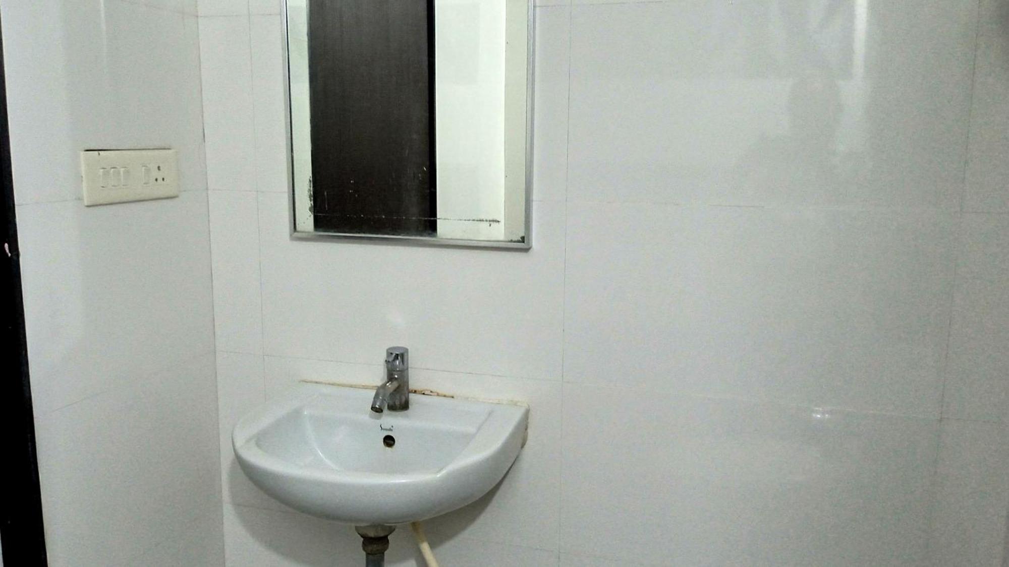 Hotel Ramniwas Jalgaon Buitenkant foto