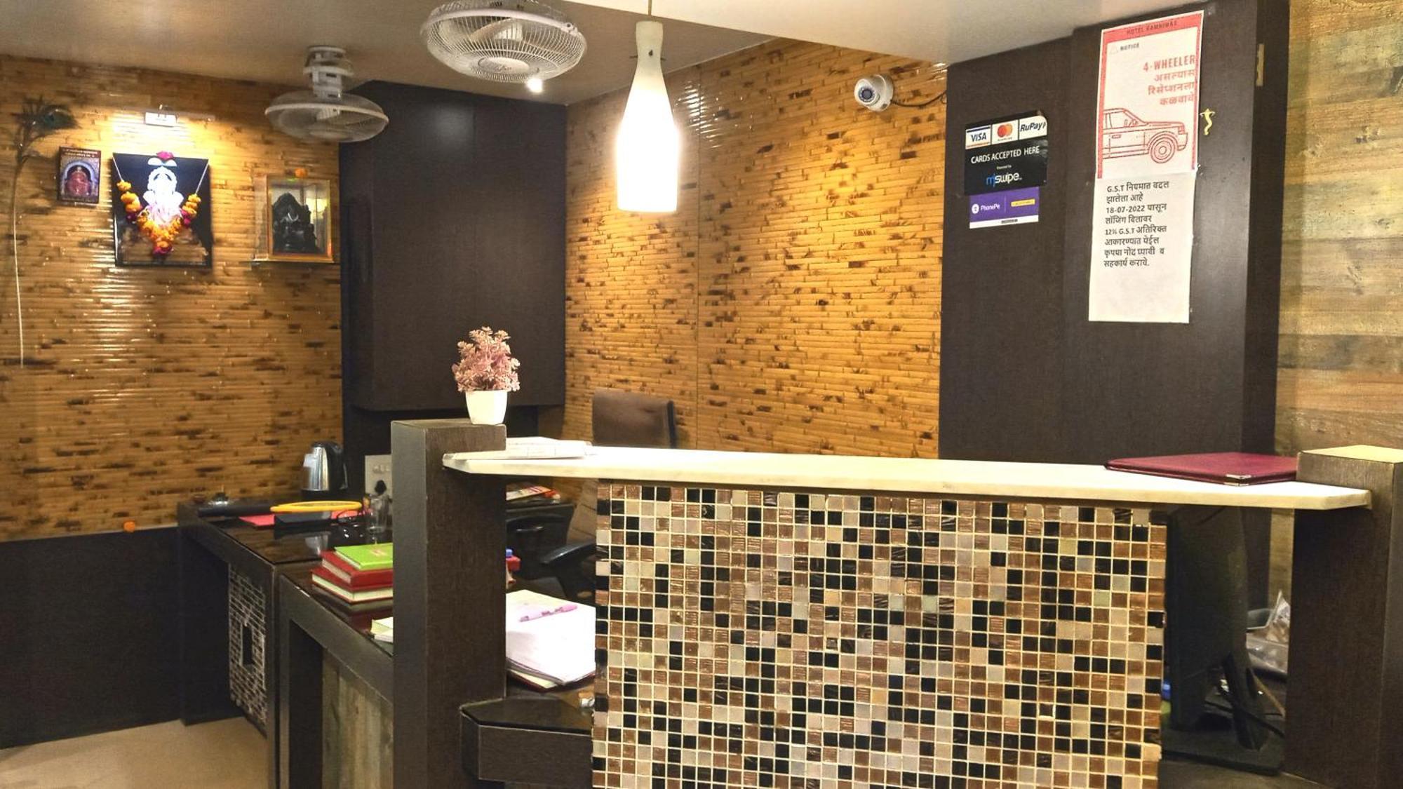 Hotel Ramniwas Jalgaon Buitenkant foto